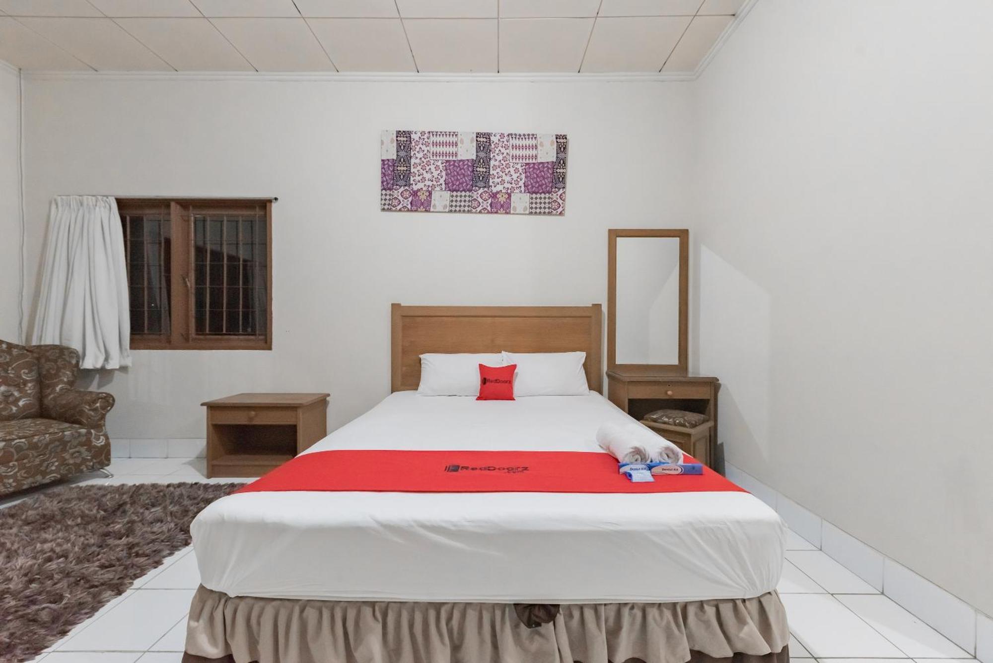 Reddoorz Plus At Hotel Griya Astoeti Bogor Exterior foto